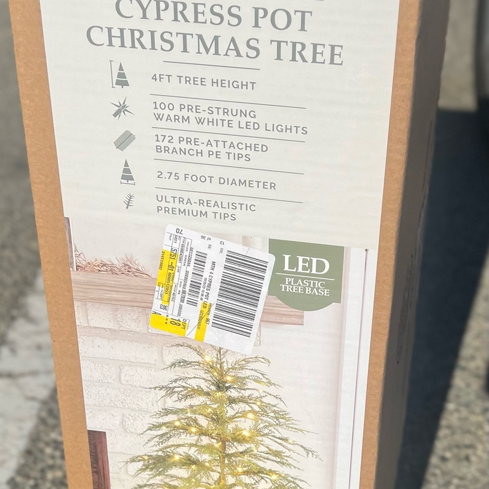 My Texas House Potted 4' Pre-Lit Cypress Artificial Christmas Tree, 100 LED NEW - Picture 4 of 6